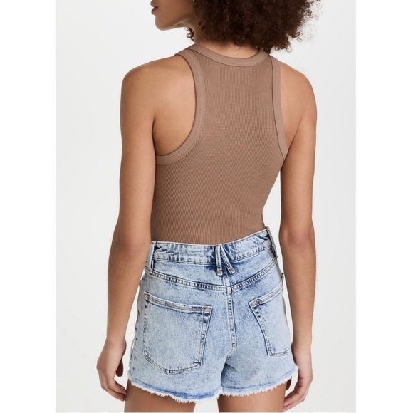 Good American NWT Essentials Thermal Cut 90s Tank in Putty001 - Picture 3 of 10